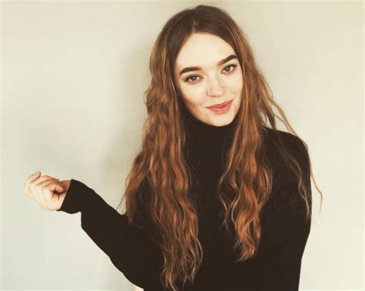 Agnes Born Wiki, Age, Boyfriend, Family & Height