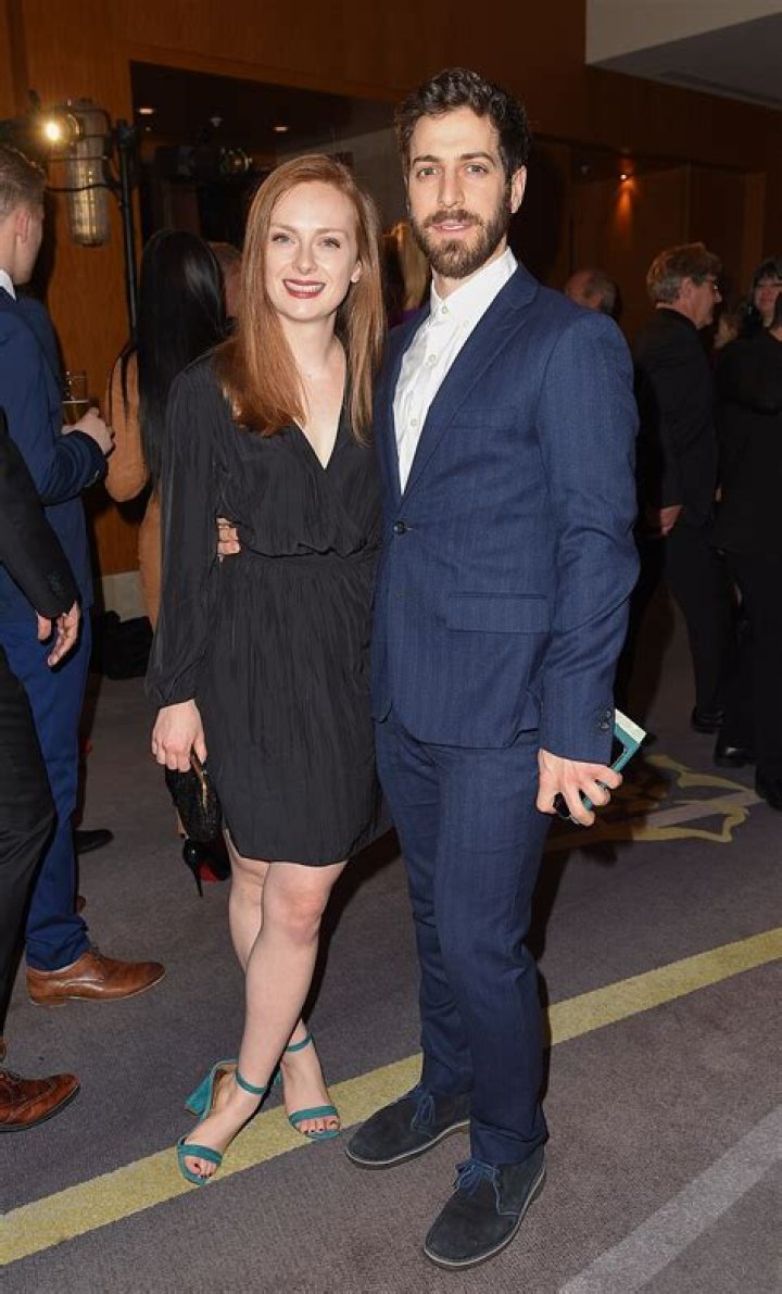 Alex Paxton-Beesley Bio, Wiki, Age, Height, Husband, Children, Family, Movies, and Net Worth