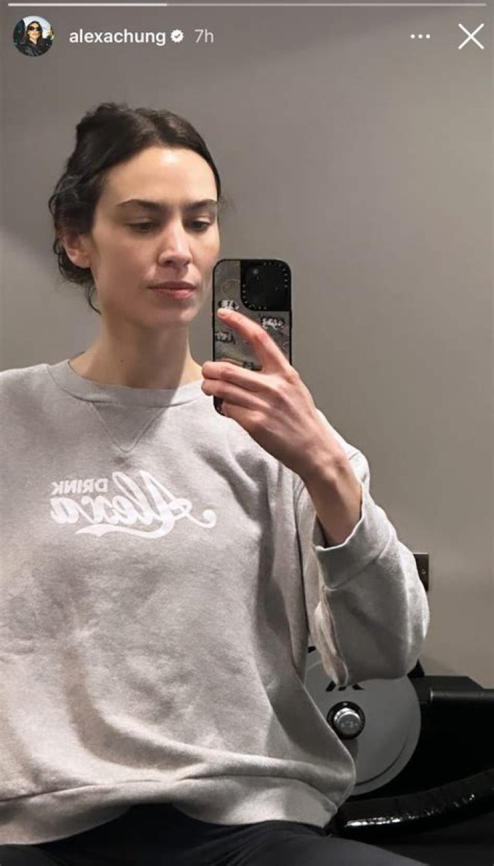 Alexa Chung In Workout Gear Shares Rare Gym Selfie