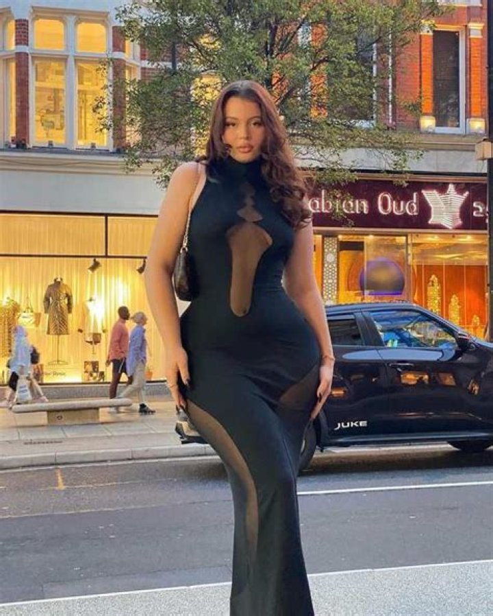 Alisha Newton (Actress) Wiki, Bio, Age, Height, Weight, Measurements, Net Worth, Boyfriend, Facts