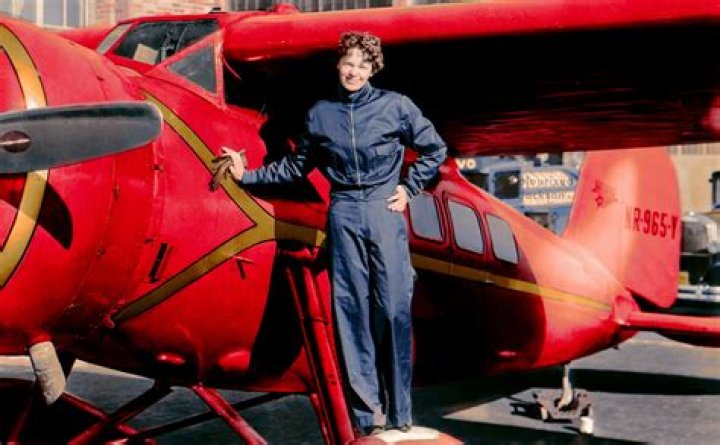 Amelia Earhart Biography - Facts, Childhood, Family Life & Achievements