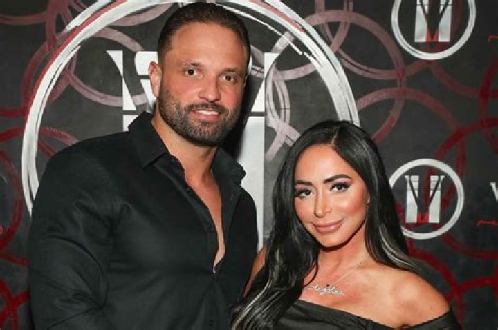 Angelina Pivarnick From Jersey Shore Family Vacation Is Engaged To Vinny Tortorella