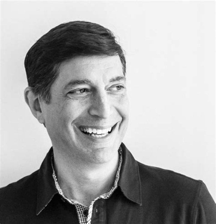 Dr. Angelo Costas, MD – Chicago, IL