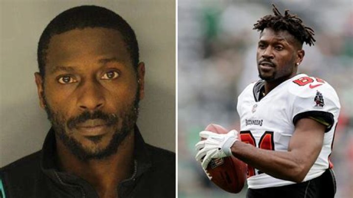 Antonio Brown Biography - Facts, Childhood, Family Life & Achievements