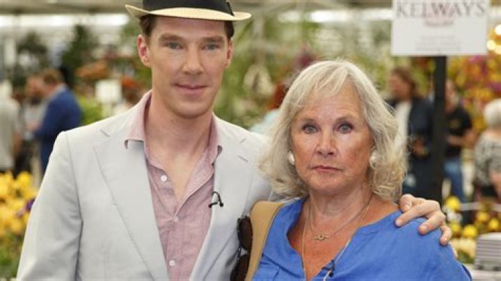 Are Benedict Cumberbatch parents still alive?