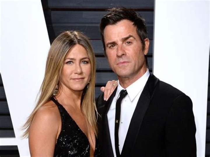 Are Jennifer Aniston And Justin Theroux Hooking Up?