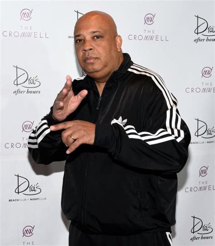 Are Russell Simmons and Rev Run related? Is Russell Simmons related to Run DMC?