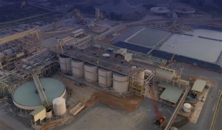 Armed robbers attack mining company, shoots over five Chinese at Akyem Akokoaso