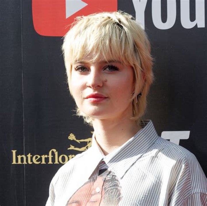 Asher Yasbincek Wiki, Age, Height, Boyfriend, Net Worth, Mother & Father