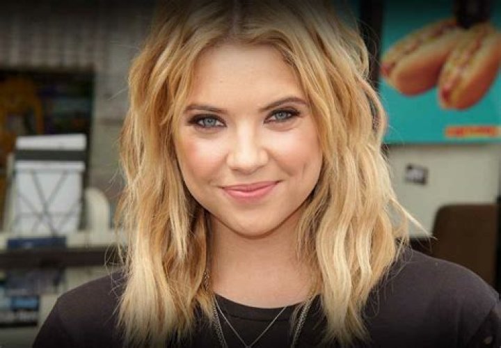 Ashley Benson- Age, Wiki, Net Worth, Boyfriend, Ethnicity, Height, Career