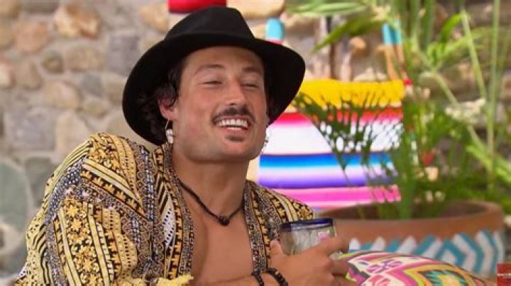 ‘Bachelor in Paradise’ season 9: Who got married, engaged, or broke up? The spoilers, explained