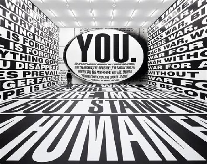 Barbara Kruger Biography - Childhood, Life Achievements & Timeline