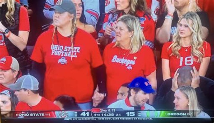 Ben Howard: Girlfriend, net worth, tattoos, smoking & body facts