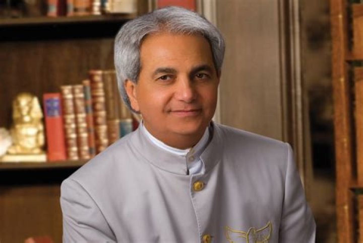Benny Hinn Biography - Facts, Childhood, Family Life & Achievements