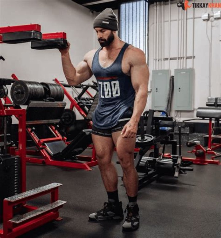 Bradley Martyn Age, Height, Net Worth, Wiki, Girlfriend
