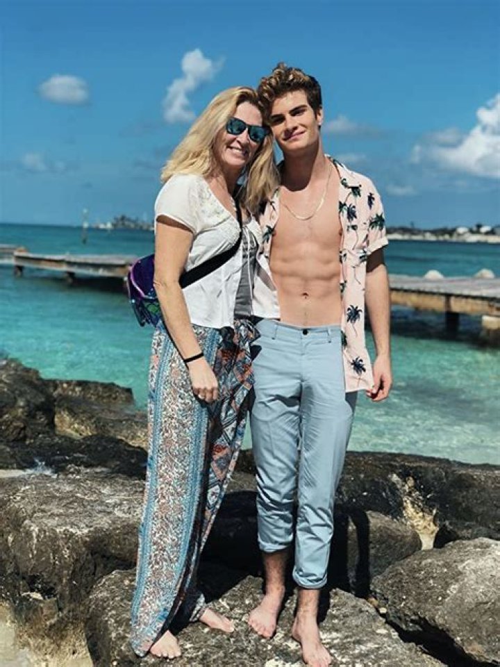 Brady Tutton Biography - Facts, Childhood, Family Life & Achievements