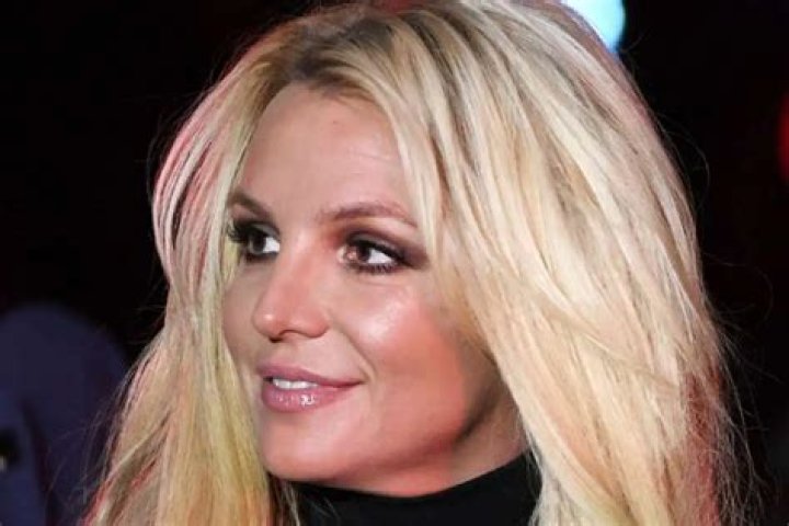 Britney Spears Breaks Her Foot On Camera While Dancing And The Snapping Sound Is Terrifying!