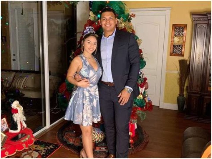 Brusdar Graterol Age Wife: How Old Is He?