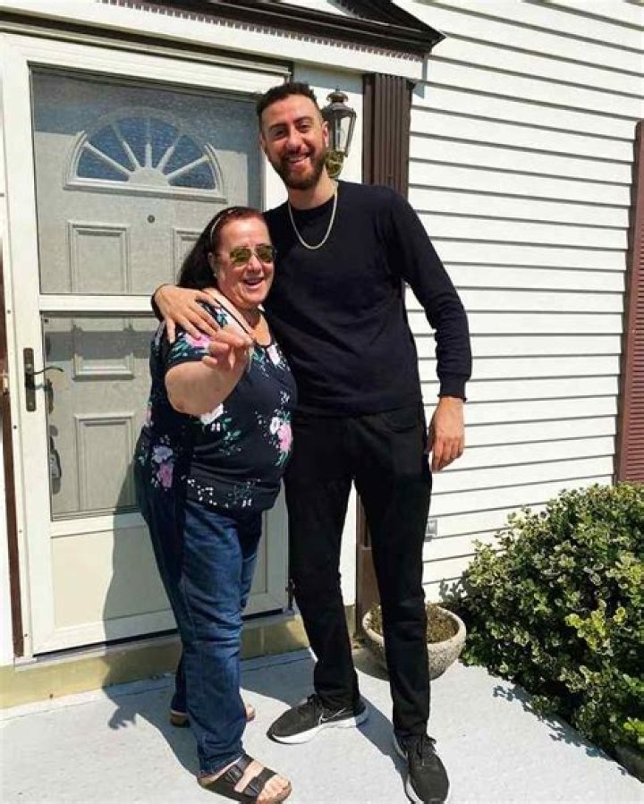 ChadWithaJ (Jad Slaibeh) - Bio, Facts, Family Life of Canadian YouTuber