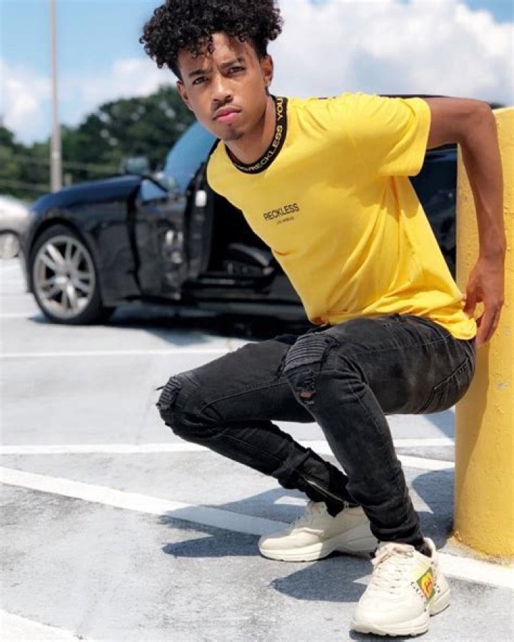 Chris Gilly - Bio, Facts, Family Life of YouTuber