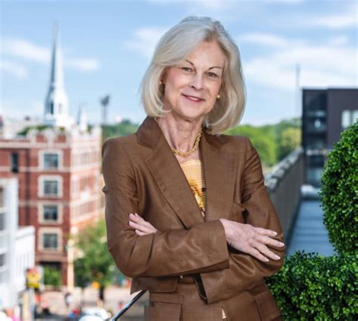 Christie Hefner Biography - Facts, Childhood, Family & Achievements of Businesswoman