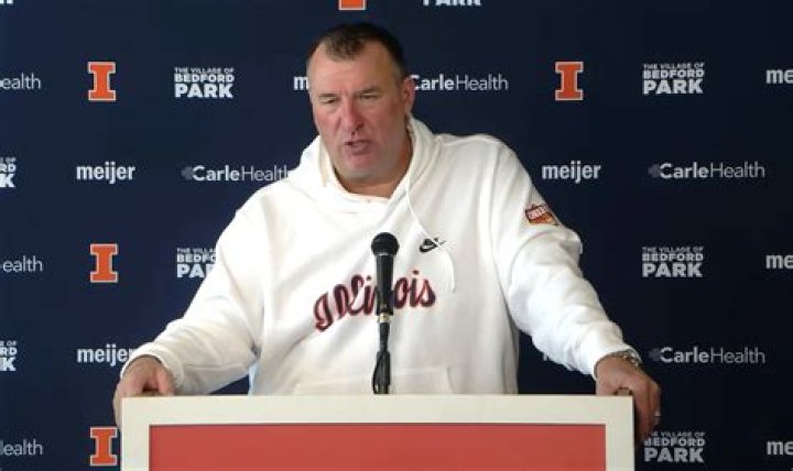 Coach Bret Bielema Age, Wikipedia, Biography, Children, Salary, Net Worth, Parents.