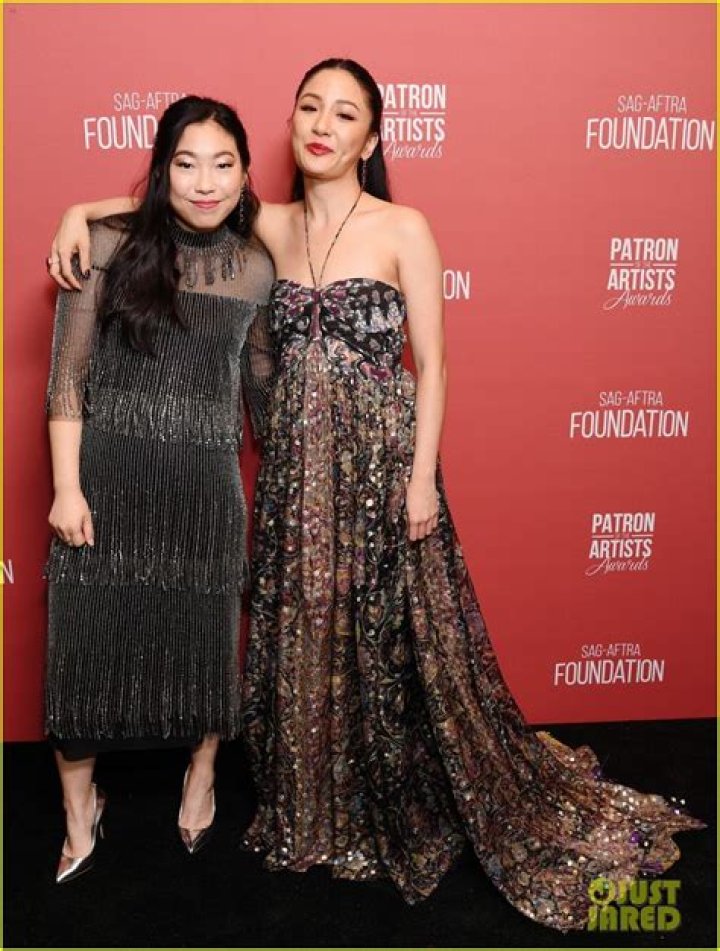 How tall is Constance Wu?