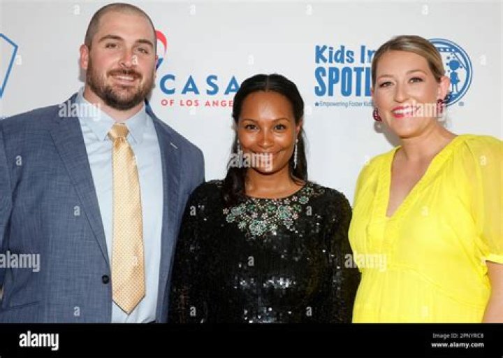 Corey Linsley age, height, ethnicity, family, college, 40 time, draft, trade, net worth, Instagram