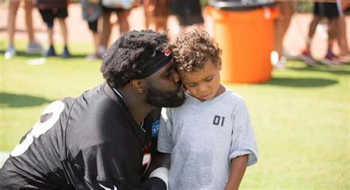 D.J. Reader age, height, ethnicity, family, college, 40 time, draft, trade, net worth, Instagram