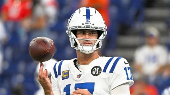 Daniel Jones age, height, ethnicity, family, college, 40 time, draft, trade, net worth, Instagram