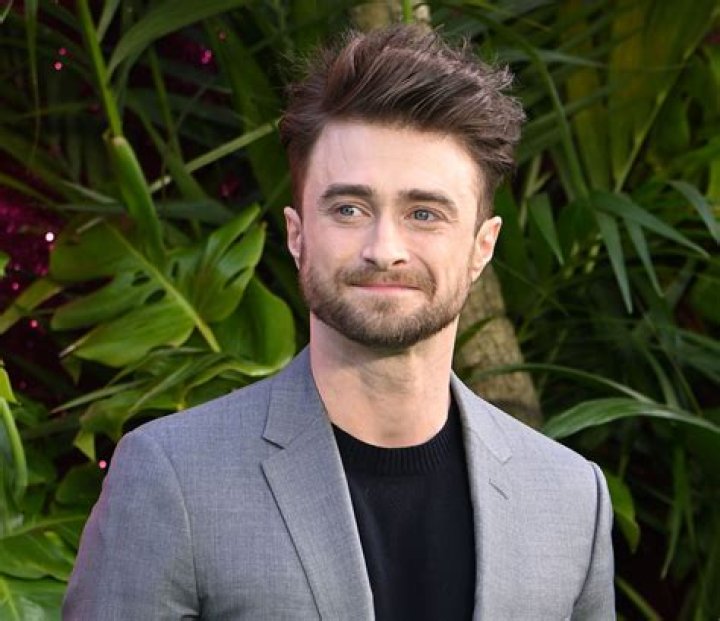 Daniel Radcliffe Bio, Wiki, Age, Height, Girlfriend, Kids, Family, Movies and Net Worth