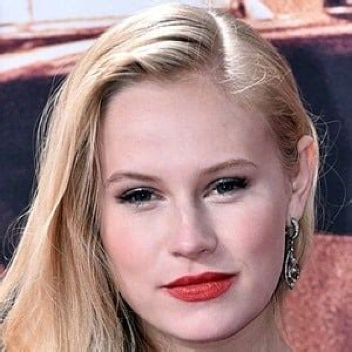 Danika Yarosh Biography, Age, Height, Family, Boyfriend, Net Worth