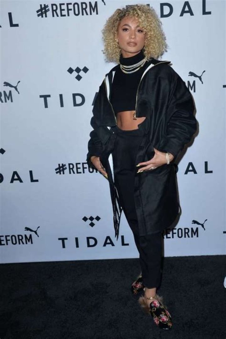 DaniLeigh Height Weight Body Measurements Bra Size Facts Stats Family