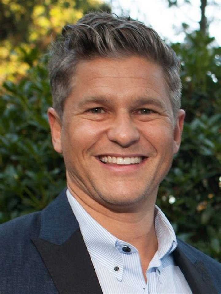 David Burtka Biography - Facts, Childhood, Family Life & Achievements