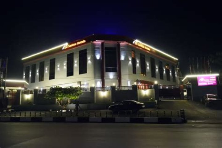 De Santos Hotel, Awka