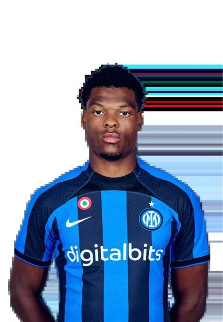 Denzel Dumfries Bio, age, nationality, height, family, career goals, club, salary, net worth