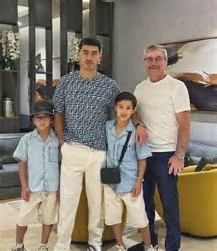 Dmitry Bivol family: wife, children, parents, siblings