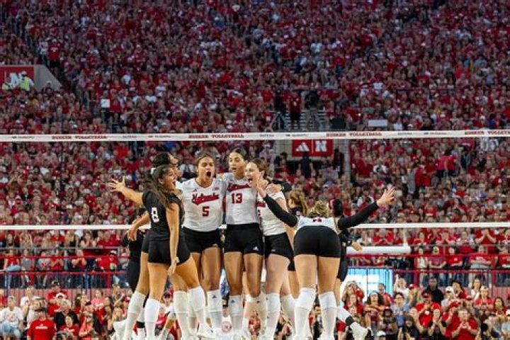 Does May Manning Play College Volleyball?