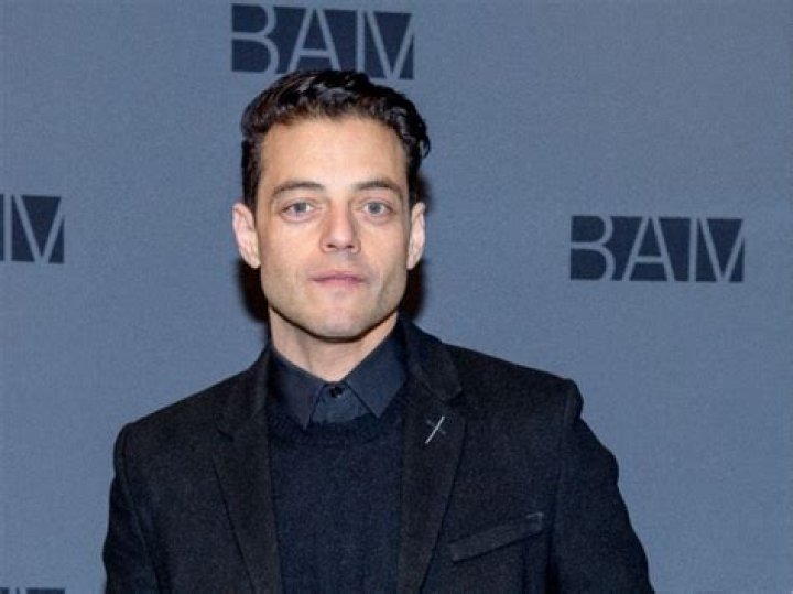 Does Rami Malek have an overbite in real life?