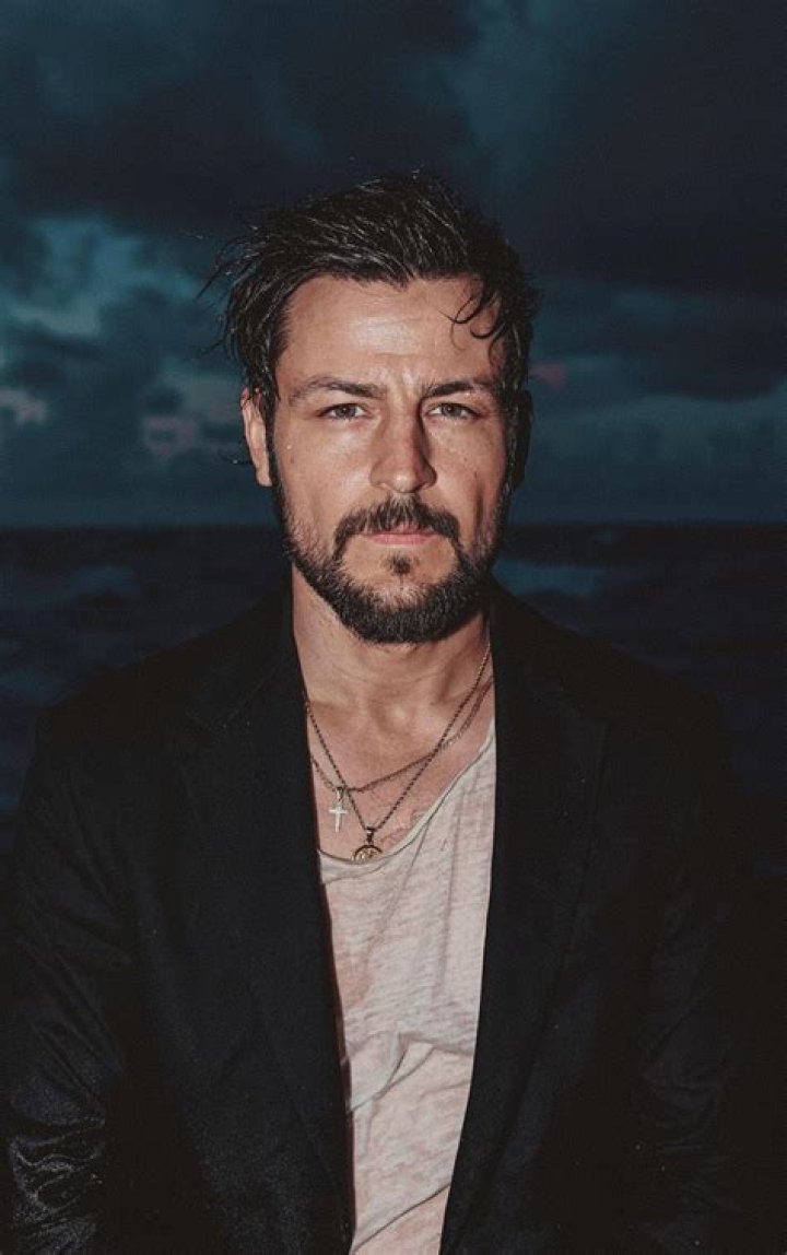 Does Tyler Hynes have a daughter?