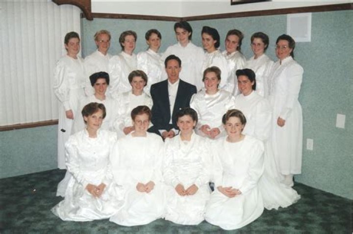 Does Warren Jeffs still have wives?
