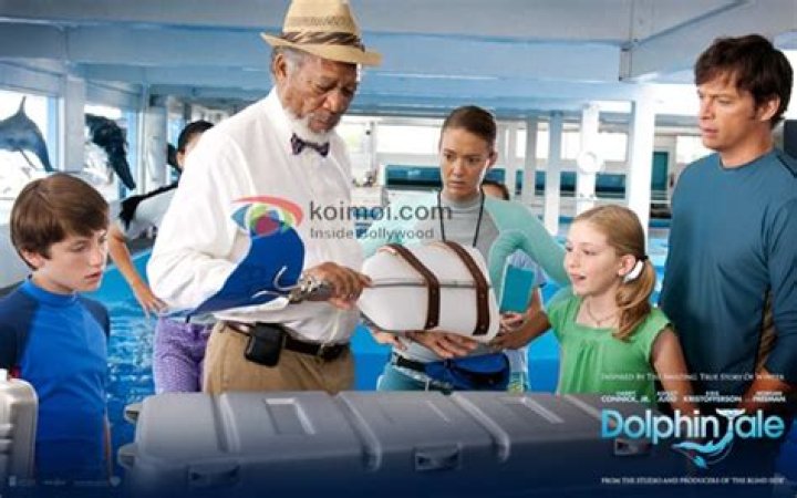 Dolphin Tale Review