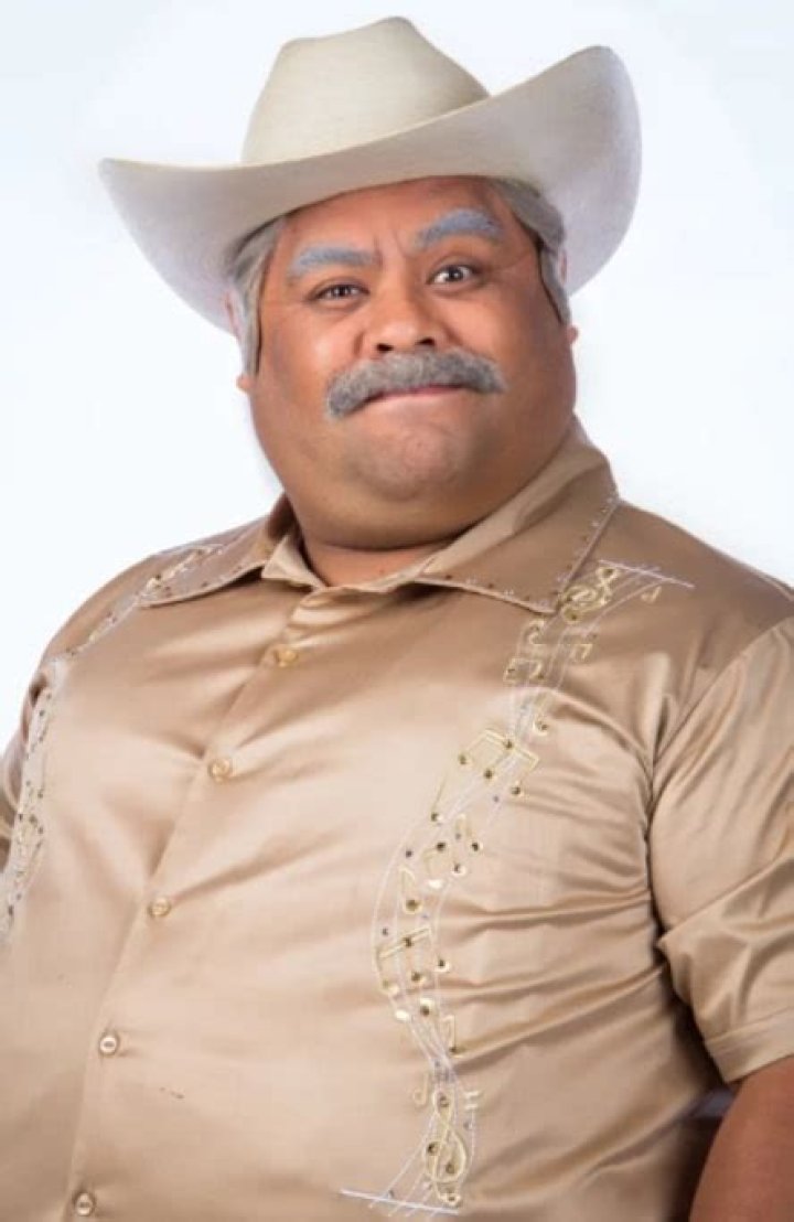 Don Cheto is Married to Wife: Enriqueta Tiejo. Kids: Diego, Sanjuana