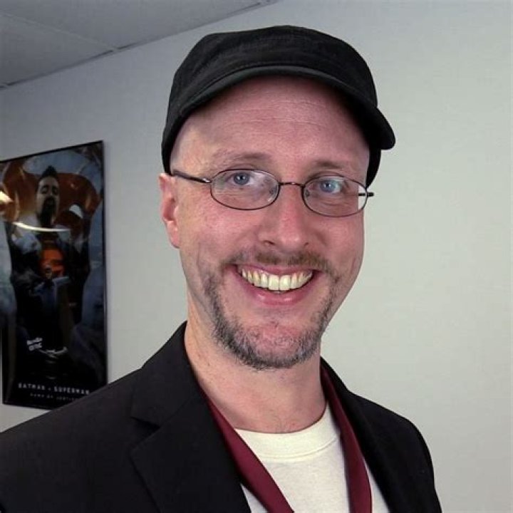 Doug Walker Biography - Facts, Childhood, Family Life & Achievements