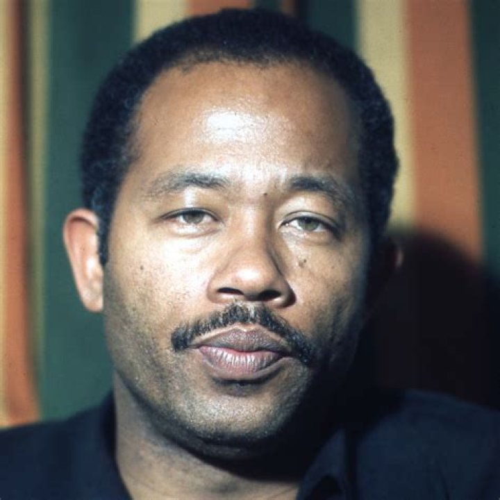 Eldridge Cleaver Biography - Childhood, Life Achievements & Timeline