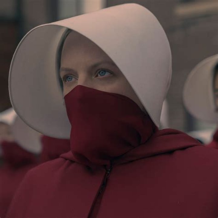 Elisabeth Moss Poses In Her Handmaid’s Tale Face Mask Amid Coronavirus Pandemic