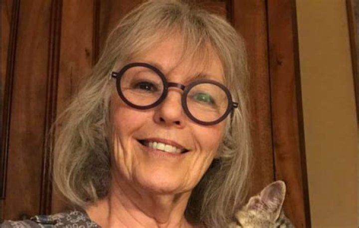 Elle Neumann Biography, Career, Family, Net Worth