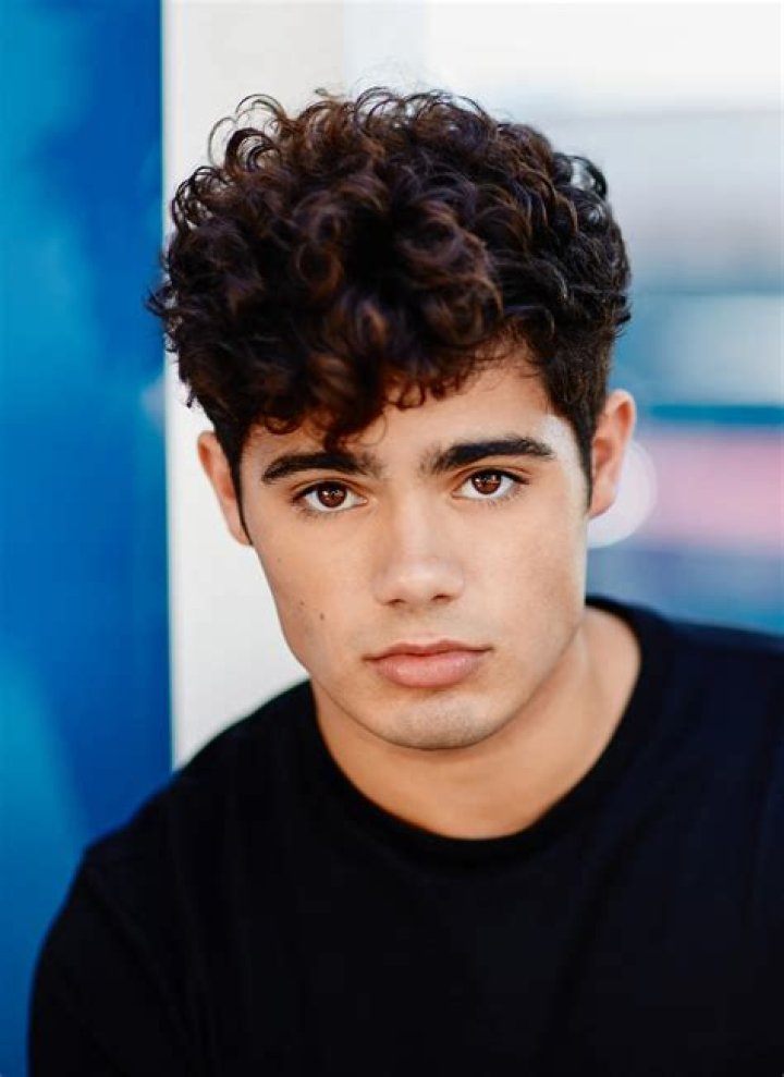 Emery Kelly - Bio, Facts, Family Life of Singer