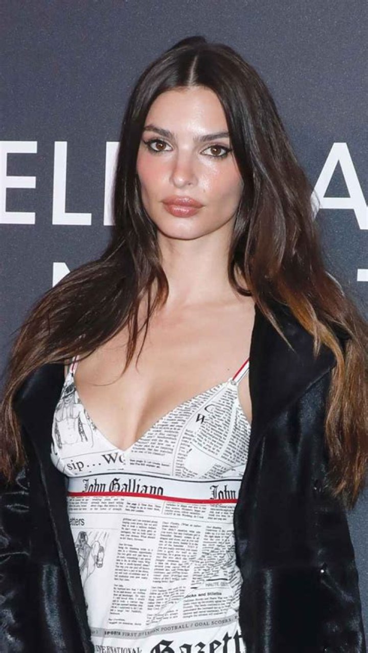 Emily Ratajkowski Biography - Facts, Childhood, Family Life & Achievements