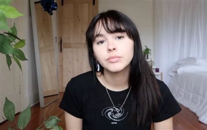 Enya Umanzor Bio, Wiki, Age, Height, Parents, Boyfriend, Drew Phillips, YouTube, and Net Worth